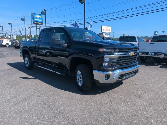 Used 2025 Chevrolet Silverado 2500 LT w/ Convenience Package AWD/4WD image 5