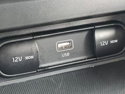 Used 2025 Kia Soul LX image 4