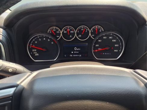 Used 2022 Chevrolet Silverado 1500 LT w/ Convenience Package II AWD/4WD image 29