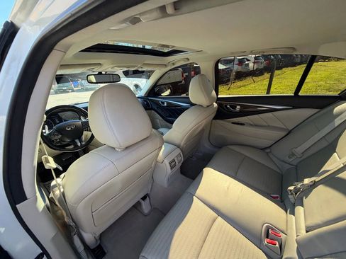 Used 2015 INFINITI Q50 Sport w/ Deluxe Touring Package image 18