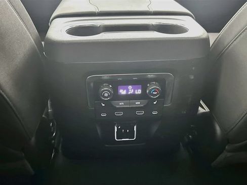 Used 2025 Chevrolet Tahoe Premier AWD/4WD image 27
