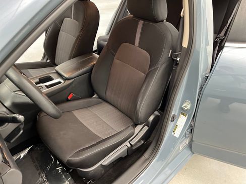 Used 2024 Nissan Sentra SV FWD image 11