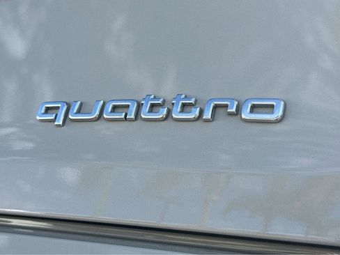 Used 2021 Audi e-tron Prestige w/ Prestige Package image 38