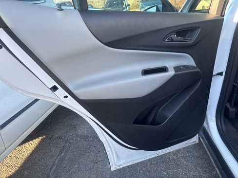 Used 2024 Chevrolet Equinox LT image 10