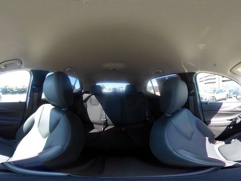 Used 2025 Buick Encore GX Preferred image 40