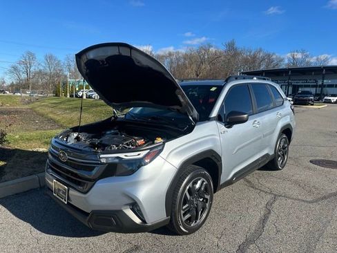 Used 2025 Subaru Forester Premium image 42