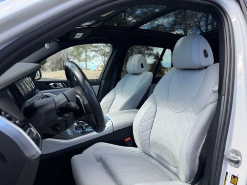 Used 2023 BMW X5 xDrive40i w/ M Sport Package image 17