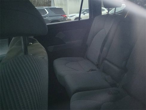 Used 2023 Toyota Highlander LE image 10