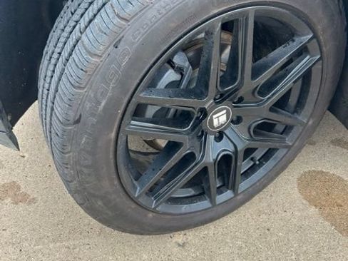 Used 2020 GMC Acadia AT4 w/ GMC Pro Grade Package AWD/4WD image 30