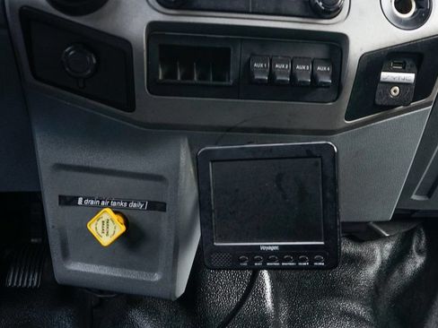 Used 2015 Ford F650 2WD Crew Cab Super Duty image 39