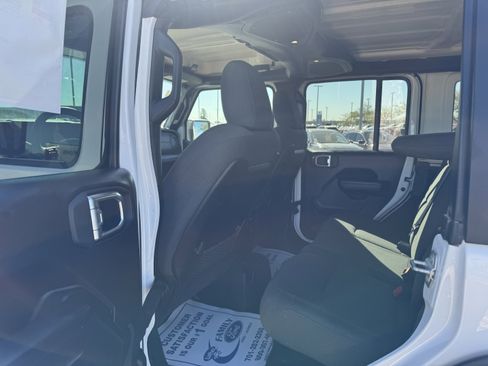 Used 2024 Jeep Wrangler Unlimited Rubicon image 19