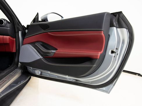 Certified 2019 Ferrari Portofino RWD image 25