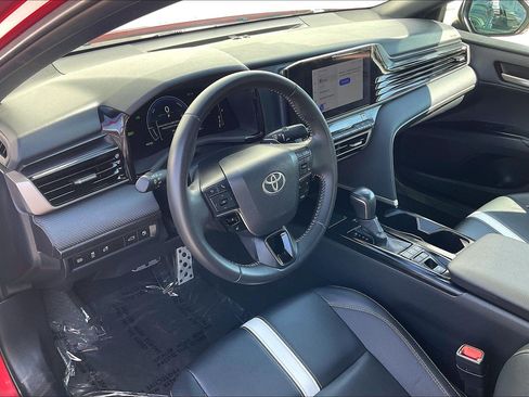 Used 2025 Toyota Camry SE FWD image 18