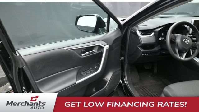 Used 2024 Toyota RAV4 XLE w/ Weather Package AWD/4WD image 18