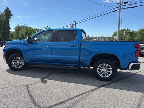 Used 2024 Chevrolet Silverado 1500 LT w/ Z71 Off-Road Package AWD/4WD image 11