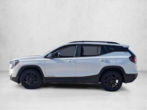 Used 2022 GMC Terrain SLE w/ Driver Convenience Package image 8