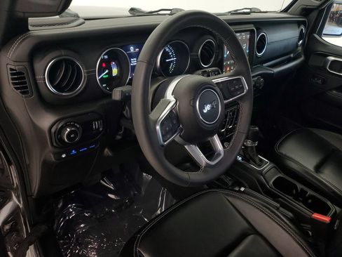 Used 2023 Jeep Wrangler Unlimited Sahara w/ Cold Weather Group AWD/4WD image 11