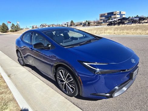 Used 2024 Toyota Prius XLE image 7
