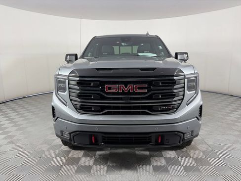 Used 2025 GMC Sierra 1500 AT4 w/ Technology Package AWD/4WD image 2