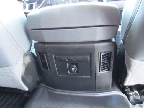 Used 2018 RAM 2500 Big Horn image 24