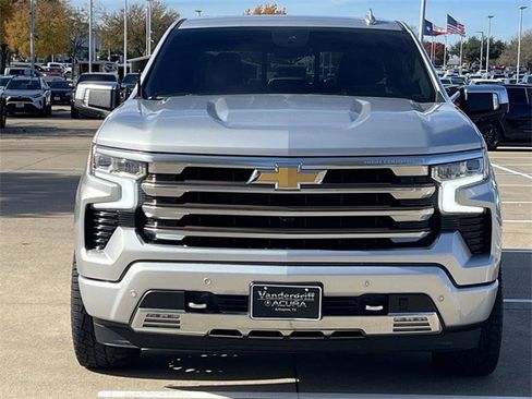 Used 2022 Chevrolet Silverado 1500 High Country w/ Technology Package image 8