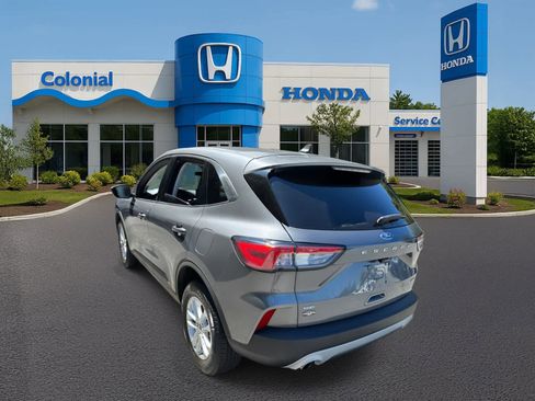 Used 2022 Ford Escape SE image 4