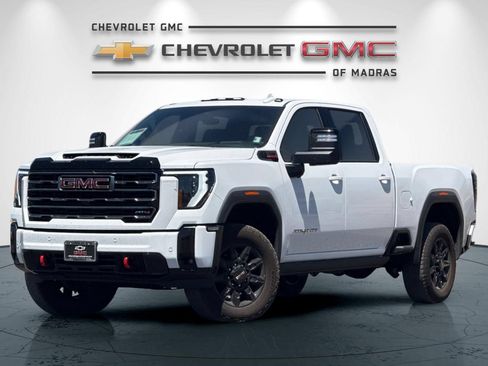 Used 2025 GMC Sierra 2500 AT4 w/ AT4 Premium Plus Package AWD/4WD image 7