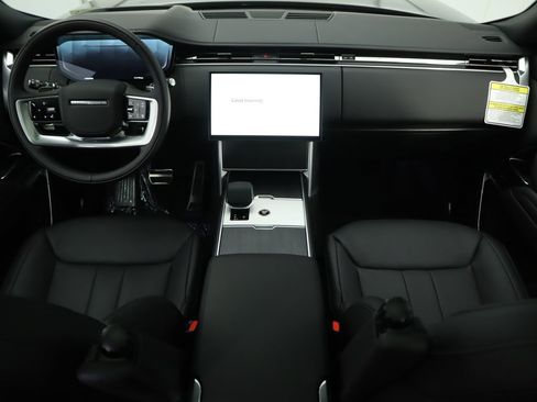 New 2026 Land Rover Range Rover SE image 13