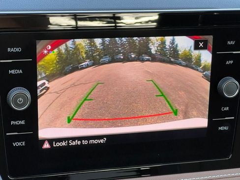 Used 2026 Volkswagen Jetta SEL FWD image 24