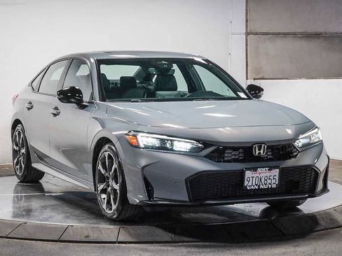 Used 2025 Honda Civic Sport Touring image 3