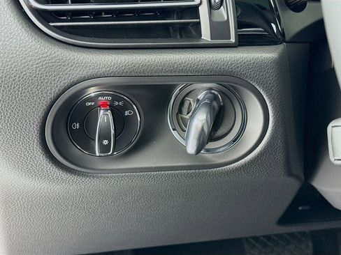 New 2026 Porsche Macan S image 15