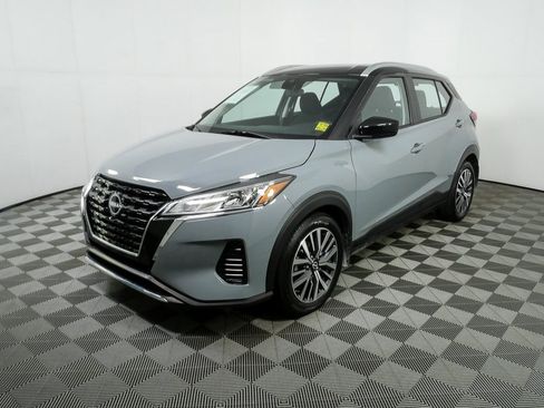 Used 2023 Nissan Kicks SV image 24
