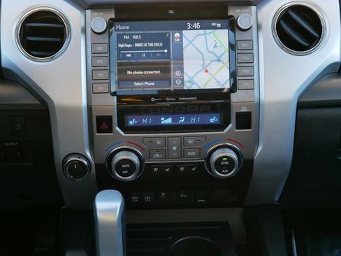 Used 2021 Toyota Tundra 4x4 CrewMax image 17