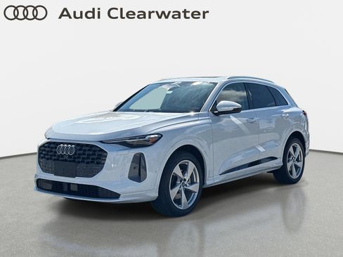 New 2025 Audi Q5 Prestige image 1