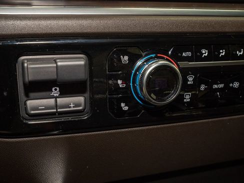 Used 2022 GMC Sierra 1500 SLT w/ SLT Premium Plus Package image 16