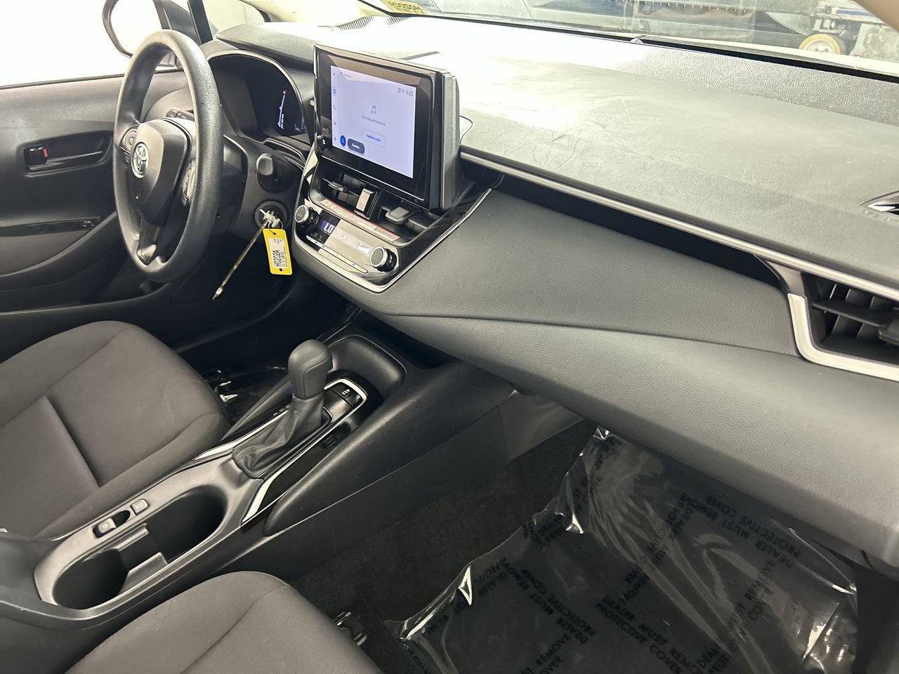 Used 2026 Toyota Corolla LE w/ Carpet Mat Package (TMS) FWD image 27