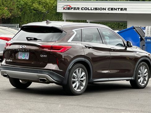 Used 2020 INFINITI QX50 Luxe w/ Navigation Package FWD image 4