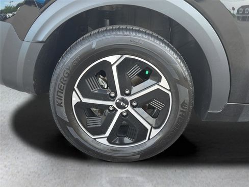 Used 2025 Kia Niro LX FWD image 36
