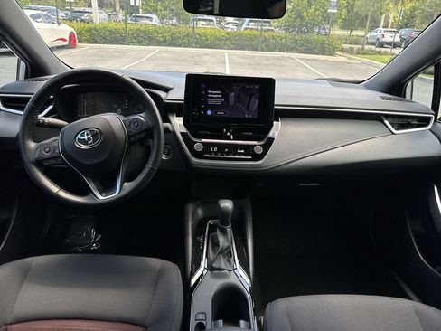 Used 2025 Toyota Corolla SE FWD image 14