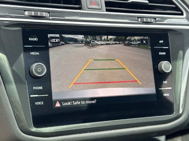 Certified 2023 Volkswagen Tiguan SE R-Line FWD image 15