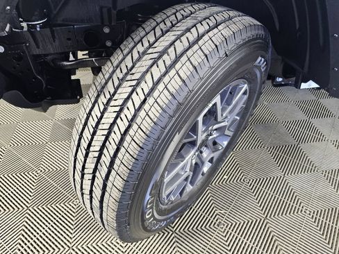 Used 2025 Jeep Wrangler Unlimited Sahara AWD/4WD image 28