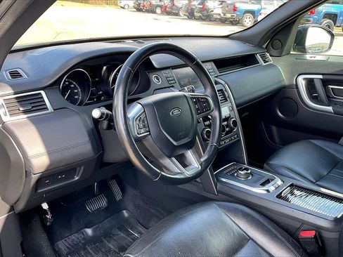 Used 2019 Land Rover Discovery Sport HSE image 14