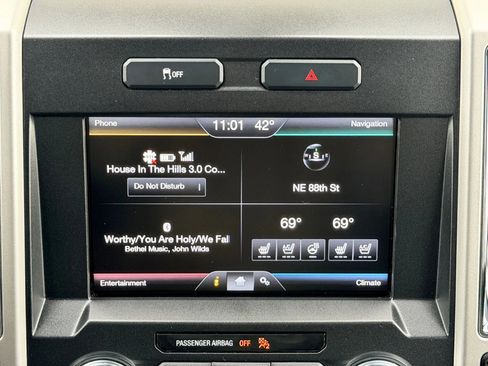 Used 2015 Ford F150 Lariat w/ Equipment Group 502A Luxury image 22