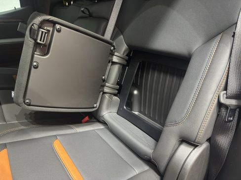 Used 2025 GMC Sierra 1500 AT4 w/ AT4 Premium Package image 14