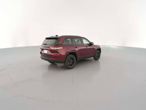 New 2025 Jeep Grand Cherokee Altitude image 12