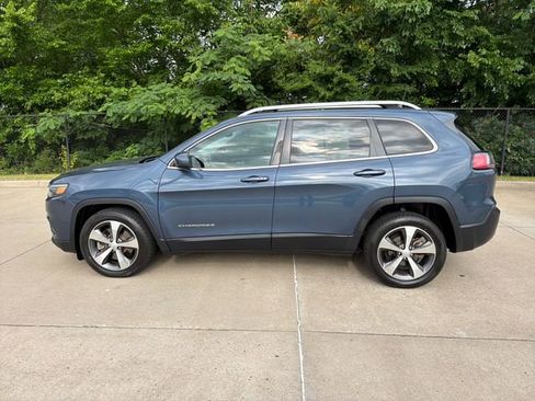 Used 2020 Jeep Cherokee Limited FWD image 2