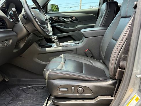 Certified 2023 Chevrolet Traverse RS w/ LPO, Floor Liner Package AWD/4WD image 19