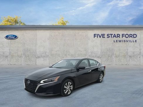 Used 2024 Nissan Altima 2.5 S FWD image 3
