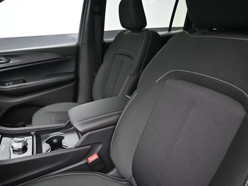 New 2025 Jeep Grand Cherokee L Laredo w/ Luxury Tech Group I image 31