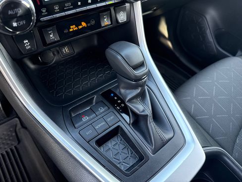 Certified 2024 Toyota RAV4 XLE w/ Convenience Package image 26